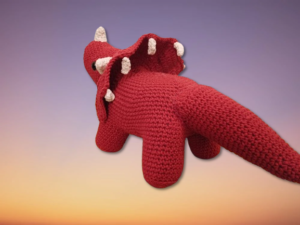 heegeldatud mänguasjad, käsitöö mänguasi, dinosaurus, eesti käsitöö, amigurumi